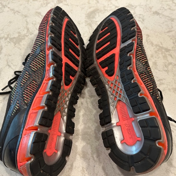 ASICS - Picture 3 of 3